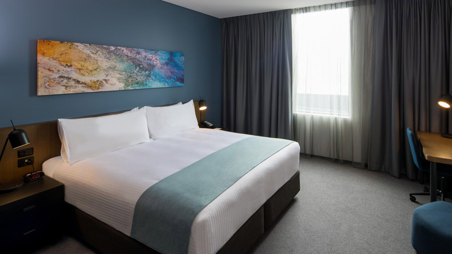Bedroom 3, Holiday Inn SYDNEY ST MARYS by IHG, Penrith - East