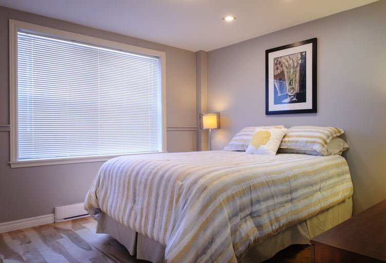 Bedroom 4, Moncton Suites - 267 Universite Ave, Westmorland