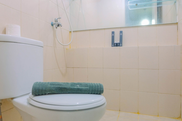 Bathroom 5, Comfortable 2BR @ Green Palace Kalibata City Apartment, South Jakarta