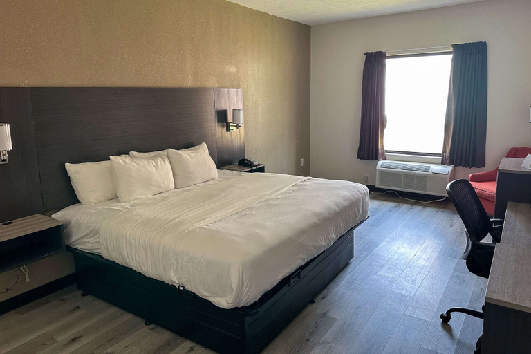 Bedroom 3, Quality Inn Hazlehurst, Copiah