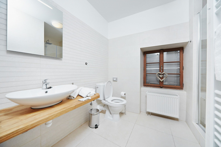 Bathroom 3, Vltavská pohádka, Český Krumlov
