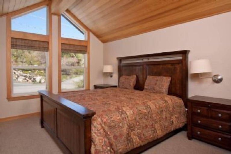 Bedroom 5, Wolfgang Family Retreat, Nevada