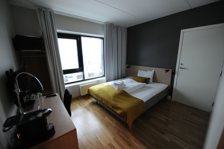 Bedroom 4, Tananger Apartment Hotel, Sola