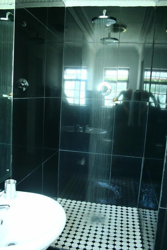 Bathroom 3, Boord Guest House, Cape Winelands