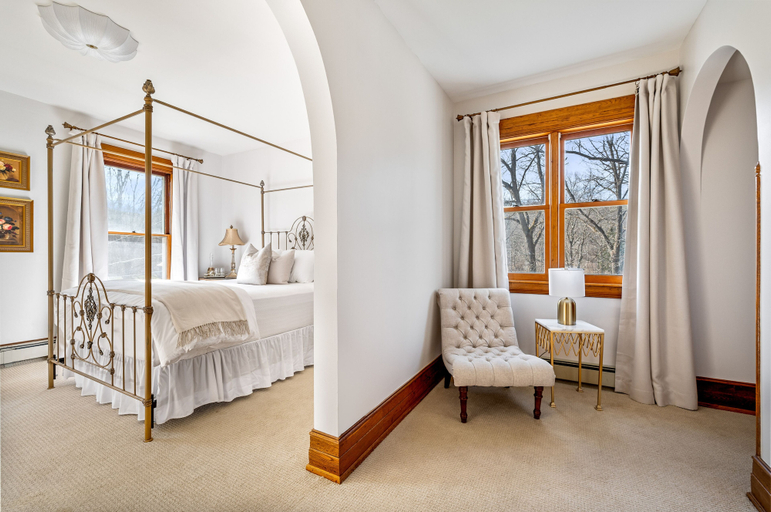Bedroom 3, Stratton Creek Inn, Tompkins