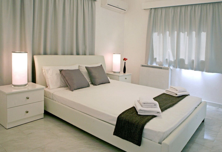 Bedroom 3, Corina Suites and Apartments