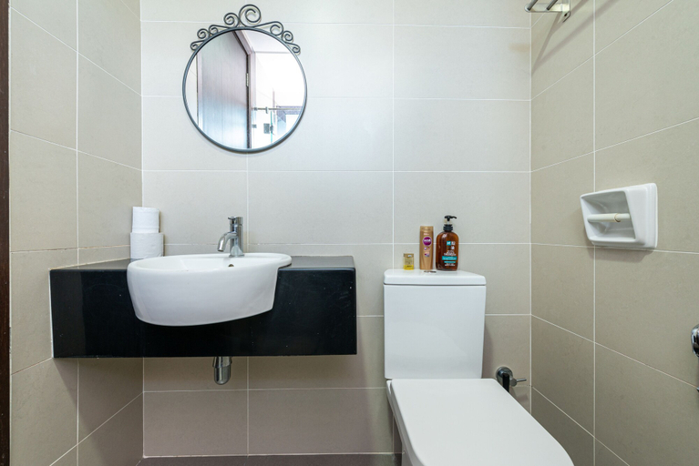 Bathroom 4, Spacious Three Bedroom Condo Cyberjaya, Sepang