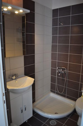Bathroom 4, Alexandros Apartments, Peloponnese