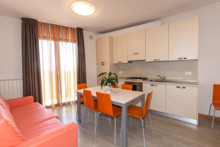 Others 5, Residence California, Venezia