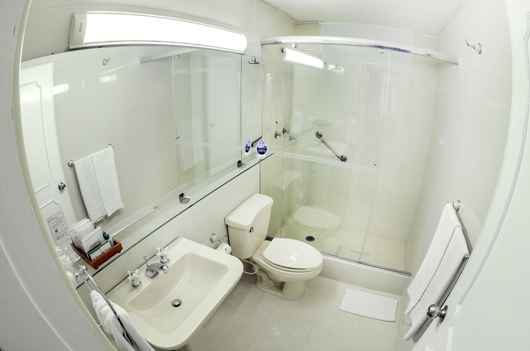 Bathroom 4, Hotel Villavicencio Plaza, Restrepo