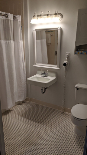 Bathroom 4, Inlet Inn NC, Carteret