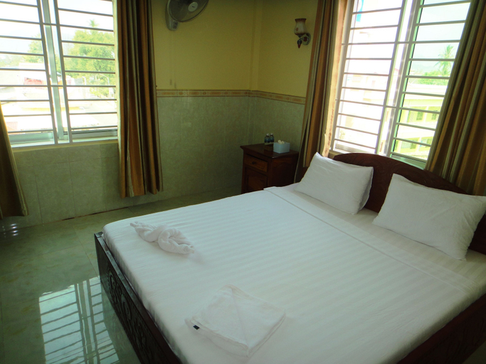 Bedroom 2, Borey Vatanac Guesthouse, Kampot