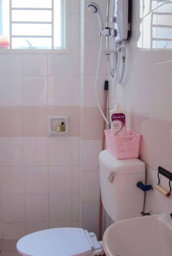 Bathroom 3, MILU Homestay -Entire Home (Kuala Selangor), Kuala Selangor
