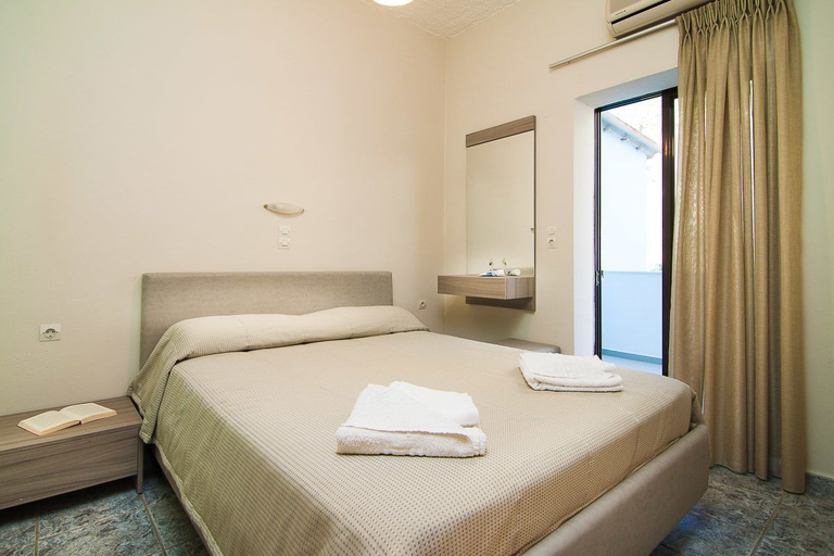 Bedroom 3, Skinos Apartments and Studios, Crete