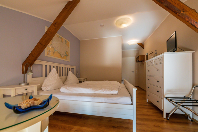 Bedroom 4, Kleines Landhotel Rehedyk, Dithmarschen
