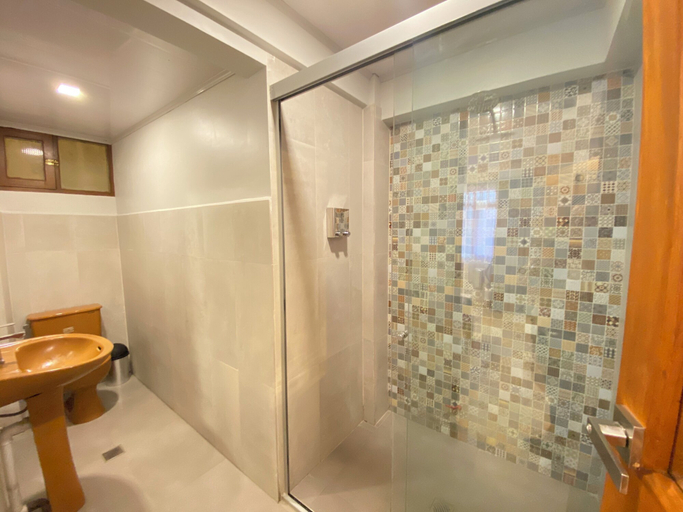 Bathroom 5, Izza Hotel, Cercado
