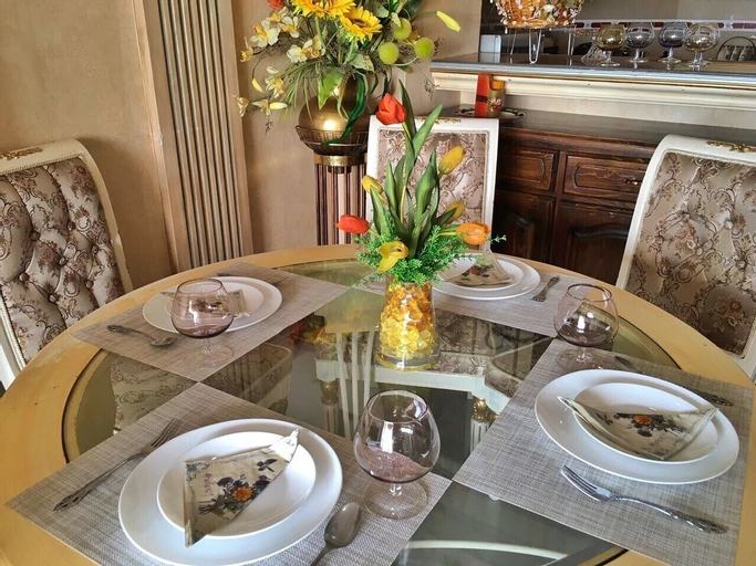 Dining Room 7