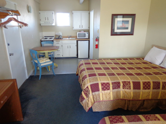 Bedroom 4, Ocean Shores Inn & Suites, Grays Harbor