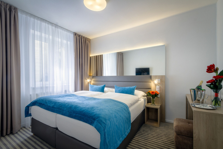 Bedroom 1, Hotel White Lion, Praha 8