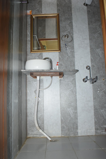 Bathroom 4