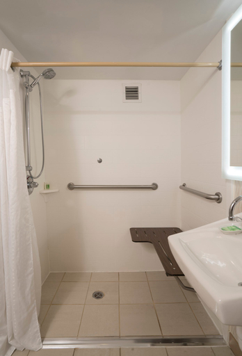 Bathroom 4, Holiday Inn WASHINGTON-CENTRAL/WHITE HOUSE by IHG, Washington D.C.