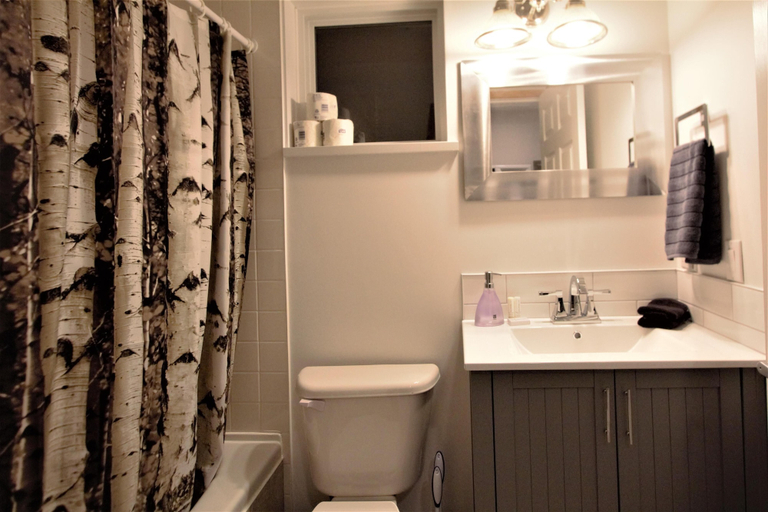 Bathroom 4, Love Shack, Alberni-Clayoquot
