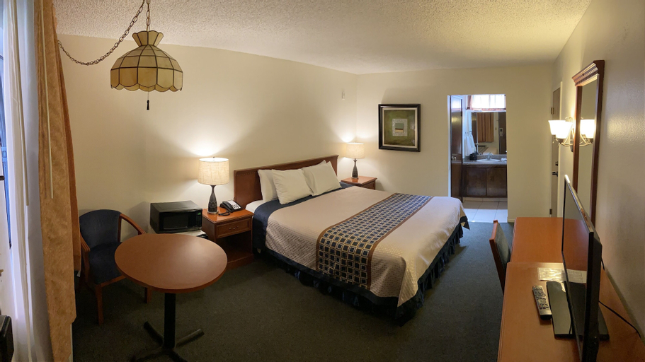 Bedroom 4, Vantage Point Inn Woodland Hills, Los Angeles