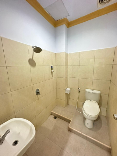 Bathroom, Venus Inn Kolaka, Kolaka