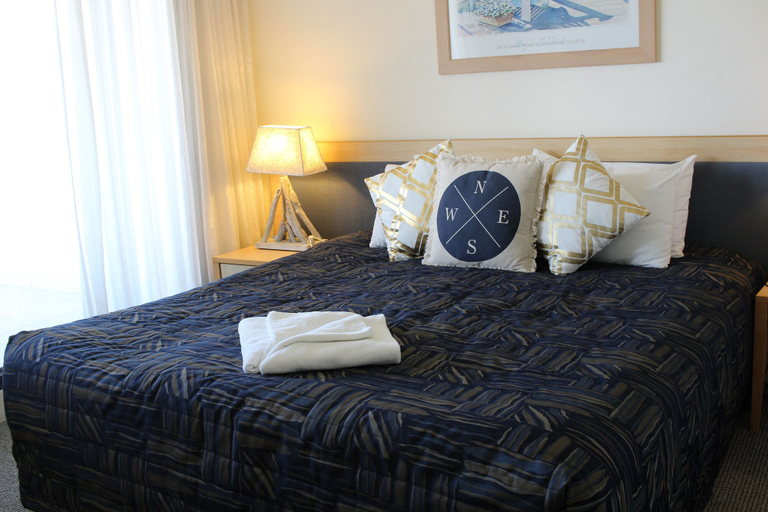 Bedroom 3, The Boathouse Luxury Apartments, Great Lakes