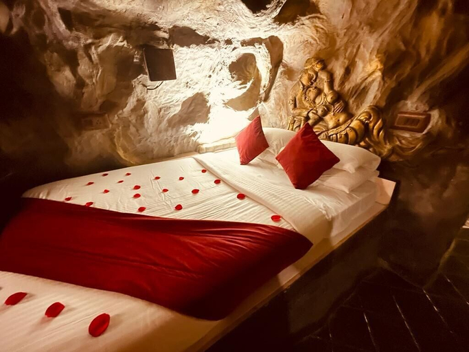 Bedroom 2, Foggy Knolls Resort, Idukki