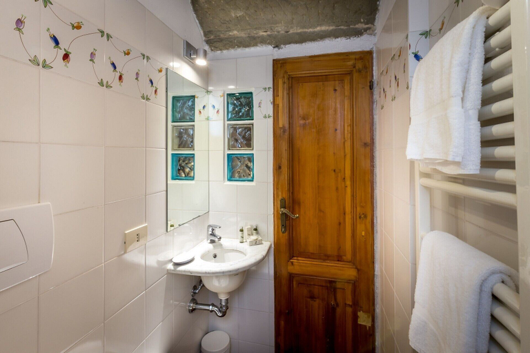 Bathroom 3, Pignone Apartment by Mmega, Florence