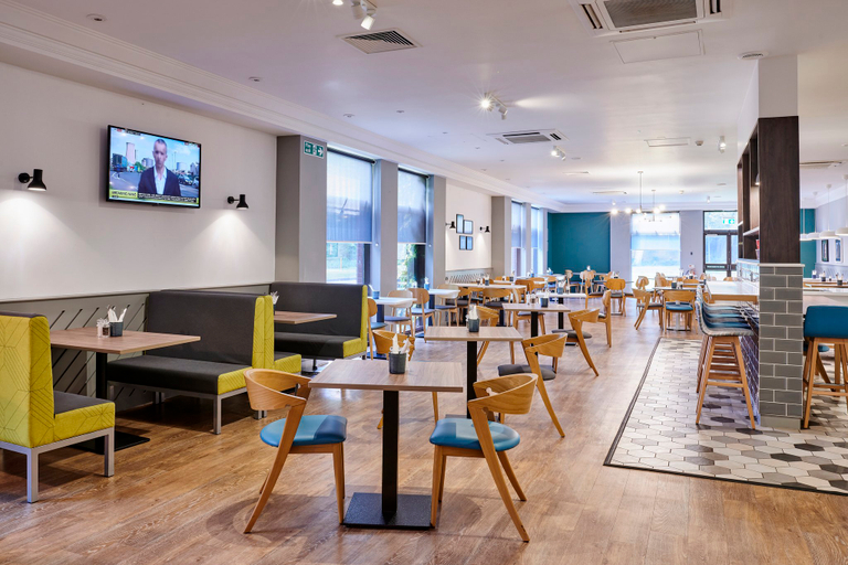 Food & Drinks 2, Holiday Inn HAYDOCK M6, JCT.23 by IHG, Wigan