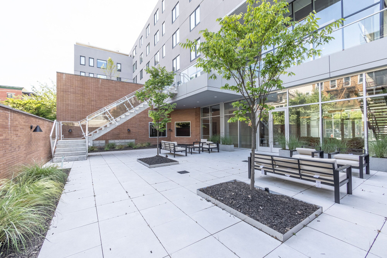 Exterior & Views 2, Airy 3 BR Flat w Shared Deck - gym - Mins to NYC, Hudson
