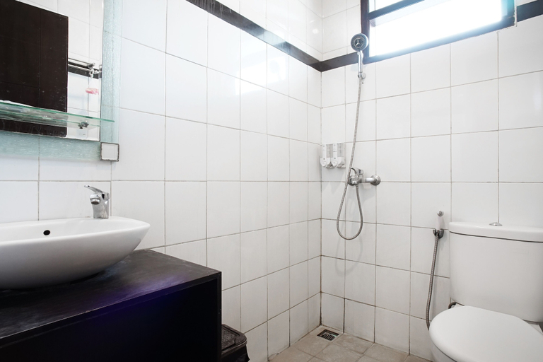 Bathroom 4, Ruma, Bandung