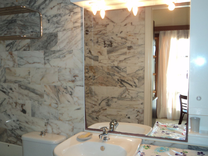Bathroom, Vaporia Cozy Apartment Syros, South Aegean
