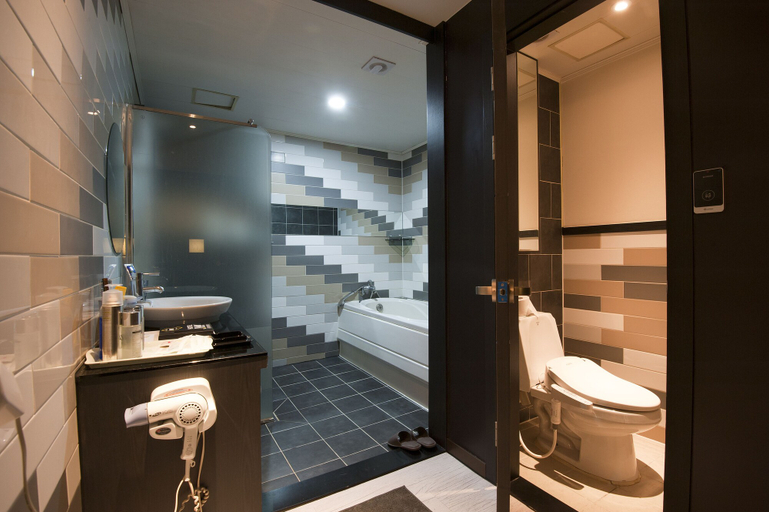 Bathroom 4, Hotel INK, Gongju