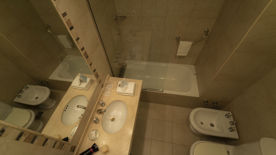 Bathroom 3, Rochester Calafate, Lago Argentino