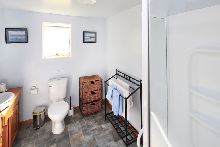 Bathroom 4, Palm Heights, Auckland