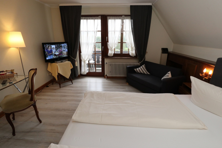 Bedroom 4, Schwarzwaldhotel & Restaurant Stollen, Emmendingen