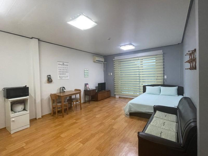 Bedroom 1, Gangneung Ijibiya Pension, Gangneung