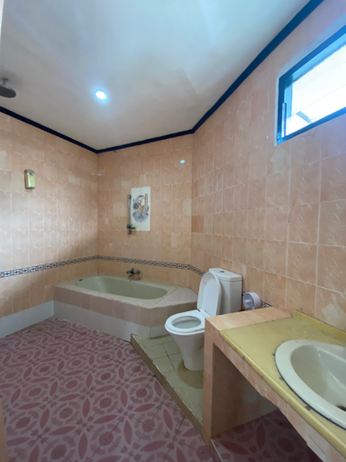 Bathroom, Villa Laura by Okeh Villa, Bogor