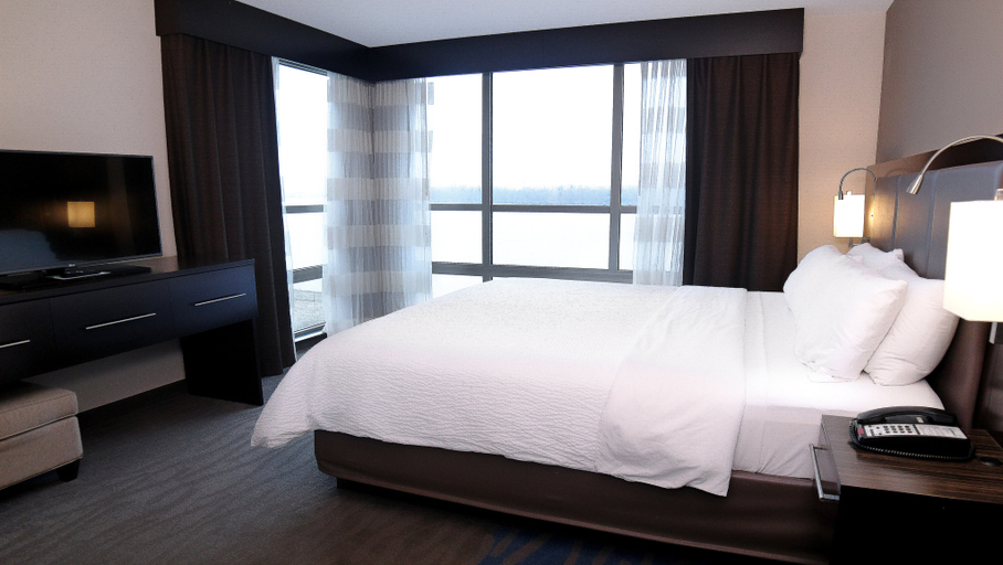 Bedroom 2, Holiday Inn Owensboro Riverfront, Daviess