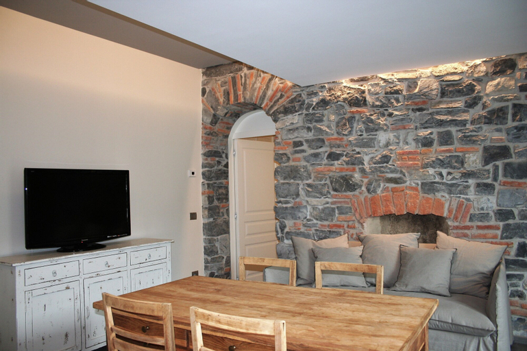 JOIVY Elegant 1BR Flat Near City Centre, Como