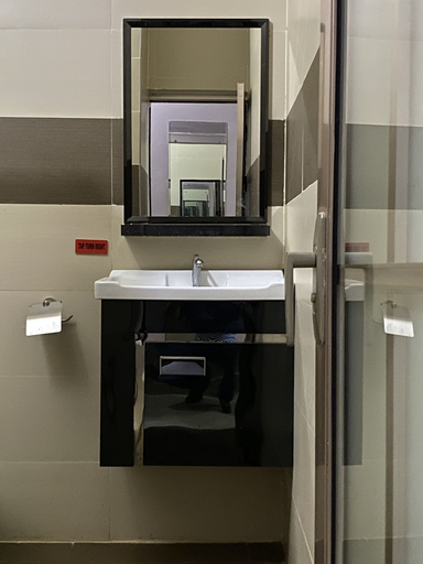 Bathroom 5, Crown Palace Inn, Lusaka