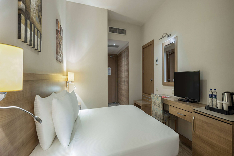 Bedroom 4, Ramada Resort by Wyndham Lara, Antalya