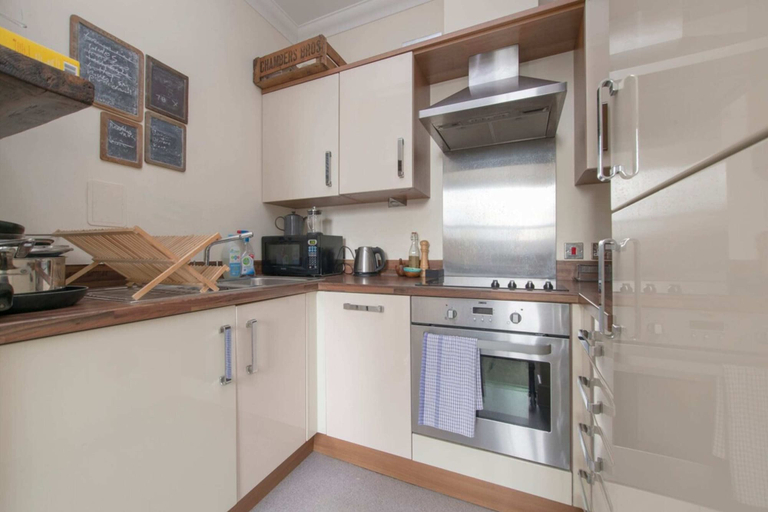 Others 5, Unique and Cozy 1 Bed Flat in Dalston, London
