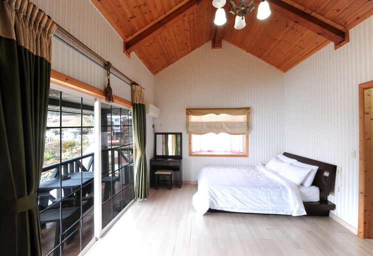 Bedroom 2, Geoje Floria Pension, Geoje
