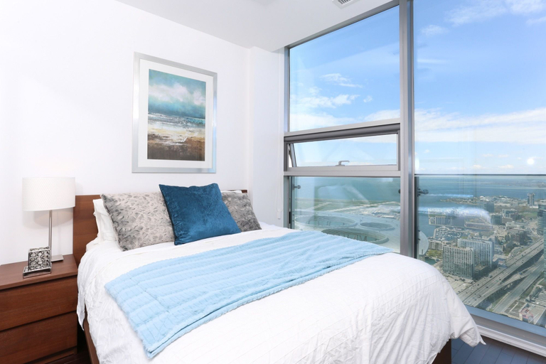 Bedroom 3, Platinum Suites - Luxury Penthouse, Toronto