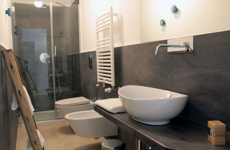 Bathroom 4, Lamia Room Rentals, Matera