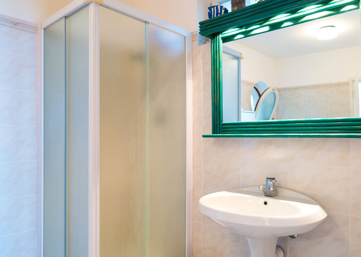 Bathroom 3, Villa Elbabella, Livorno